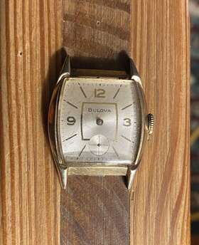 11bl Bulova Vintage Watch Head Good Balance No Hands For Parts Or Repair