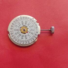 2623.10 Bulova Vintage 3 Hand Daydate Movement. Sets Runs Timed 24 Hours