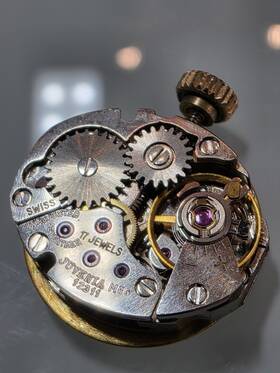 12311 Juvenia Vintage Swiss Watch Movement 17j Solid 18k Gold Dial And Hands Runs