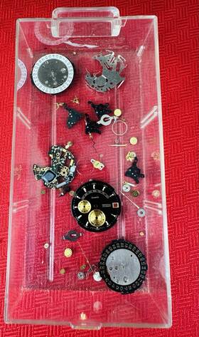 6m13-703l Seiko Lot Perpetual Calendar Quartz Watch Movements Parts Repair