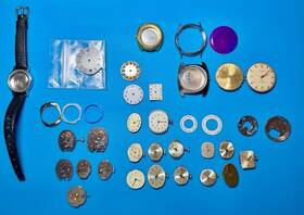 Timex 1062202383 And Misc Watch Movements Parts Lot For Parts/repair