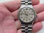 Vintage Mens Wrist Watch Bulova Accuquartz Tuning Fork 2242 Works. Fixed Price $349.00.