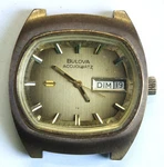 Vintage Bulova Accuquartz Men S Watch Cal. 2242 Date Day Gold Tone Made 1975. Fixed Price $75.00.
