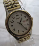 Seiko Vintage Model 7N 43-9048 Ss/base Metal Bezel Quartz Date/date Runs Well. Fixed Price $45.54.
