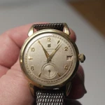 Rare Universal Geneve Monodatic Honeycomb 138C. Fixed Price $1799.95.
