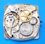 Gruen 425SS 17J Watch Movement (removed From Gold Case/balance Runs) LOT46. Fixed Price $49.95.